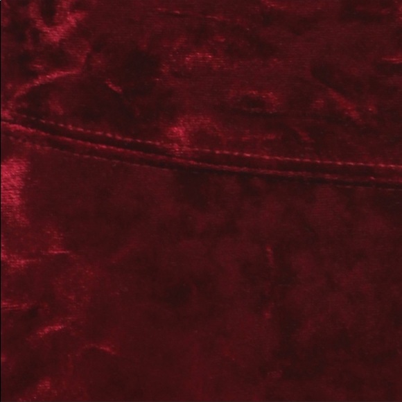 Crushed Red Velvet High-Waisted Leggings - Picture 4 of 6